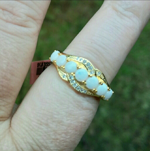 Australian White Opal & Zircon Ring - Picture 2 of 3